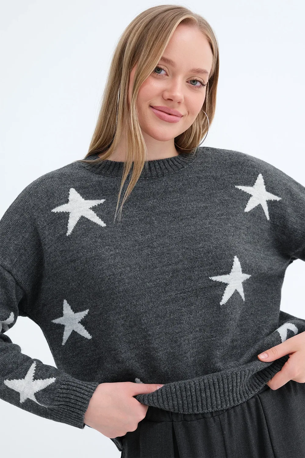 كنزة تريكو بنقشة نجوم رمادي - صورة 2