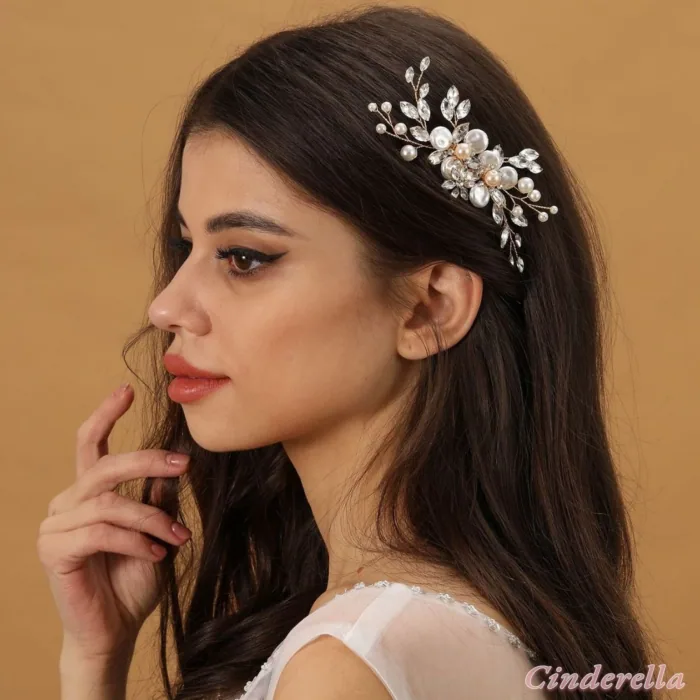 تاج عروس بزهور ولؤلؤ وكريستال لحفلات الخطوبة والحناء