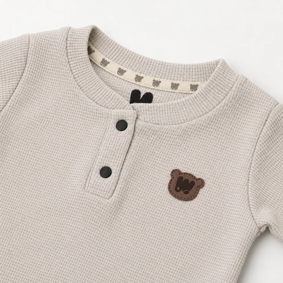 طقم رضيع بيج بادي وبنطلون بشعار دب جلدي - صورة 3