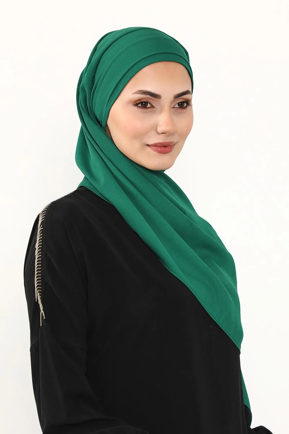شال جاهز من الكريب بمقدمة مطوية