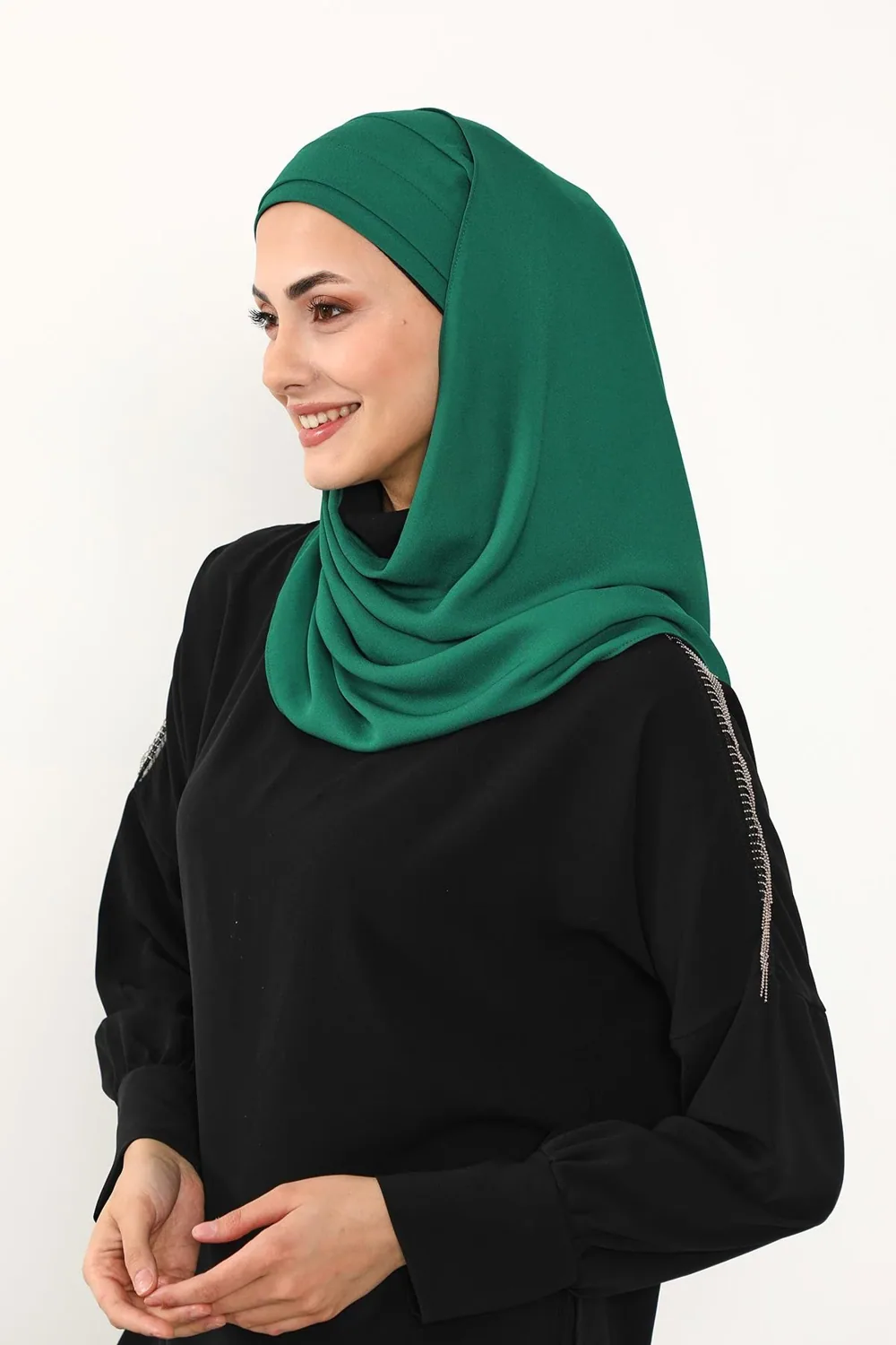 شال جاهز من الكريب بمقدمة مطوية - صورة 2