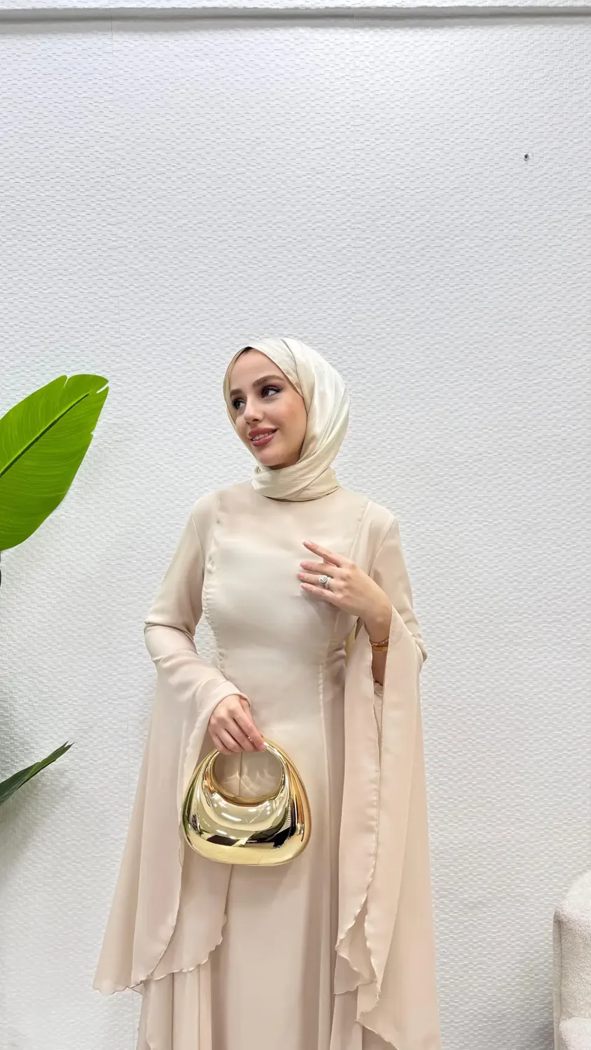 فستان سهرة محجبات شيفون كريمي بكشكش على الصدر وأكمام واسعة - صورة 3