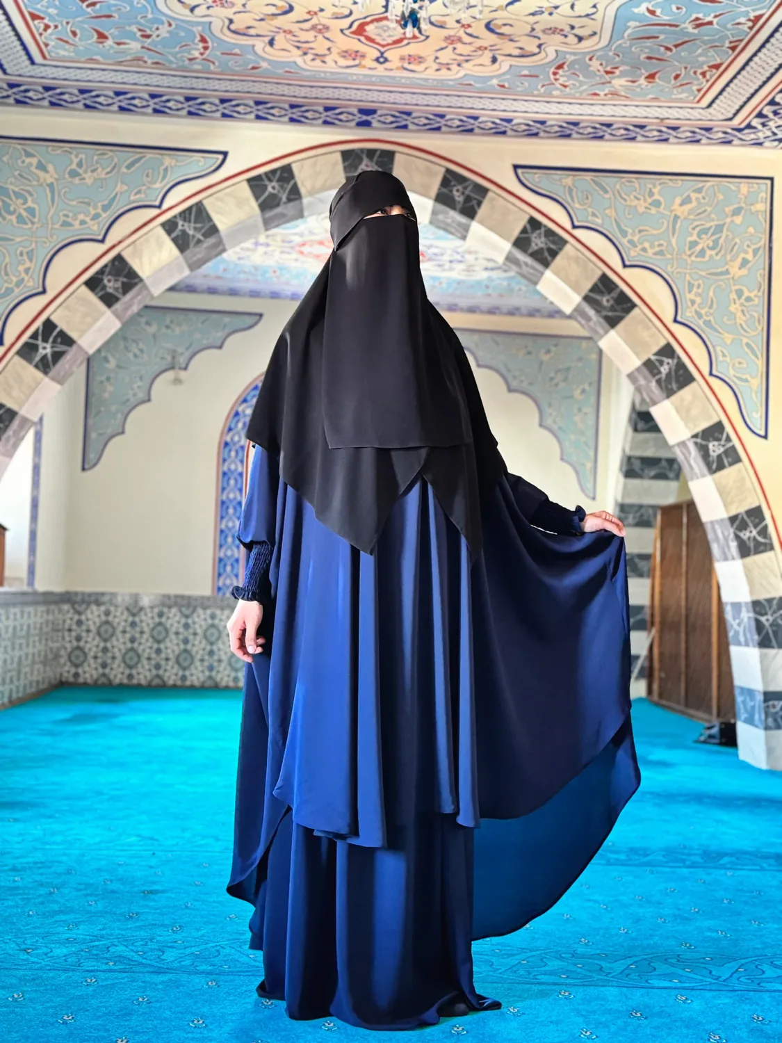 طقم جلباب أفغاني بقصة بيضاوية من حرير المدينة كحلي