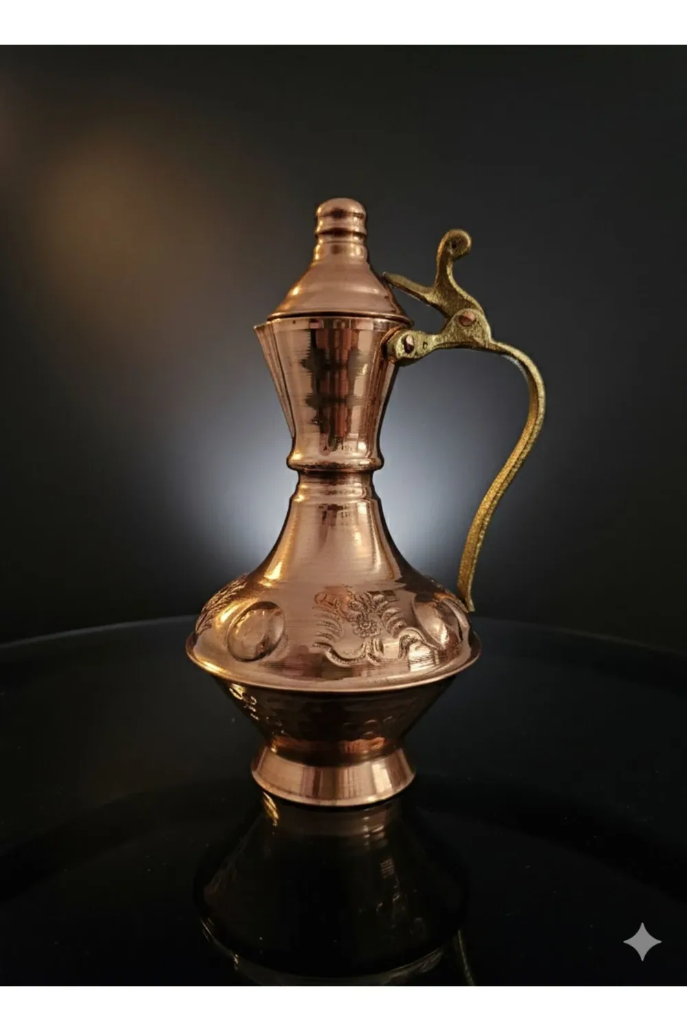 إبريق نحاس منقوش يدوياً 500 مل