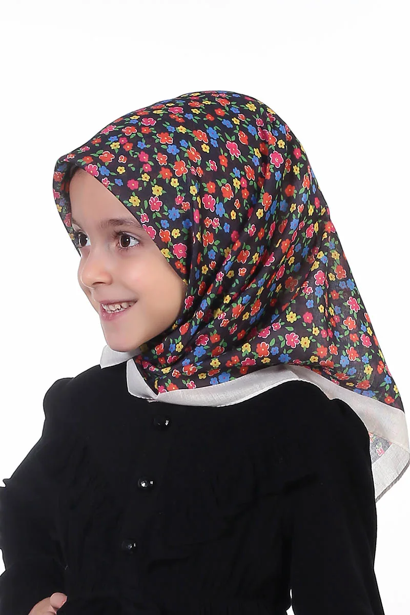 حجاب بنات مربع قطني بزهور صغيرة بلون أسود