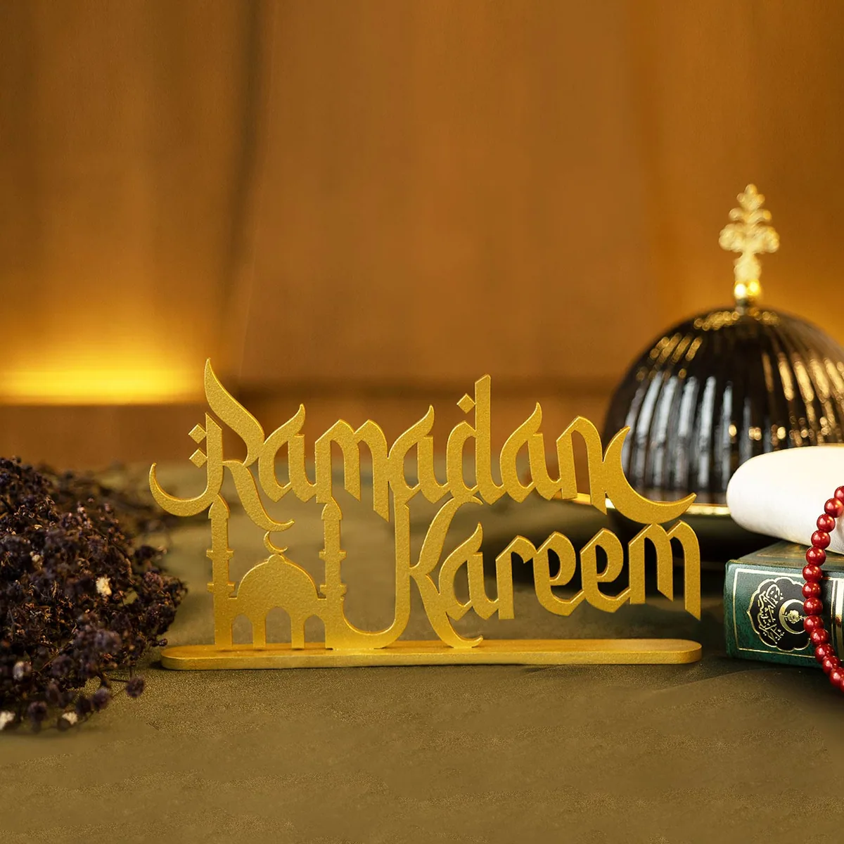 مجسم رمضان كريم أسود بصورة مساجد مصغرة - صورة 3