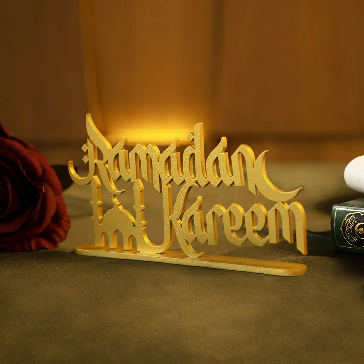 مجسم رمضان كريم أسود بصورة مساجد مصغرة - صورة 4