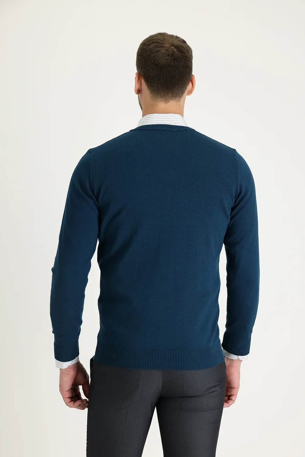 كنزة رجالية محبوكة بفتحة V لون أزرق بترولي - صورة 3
