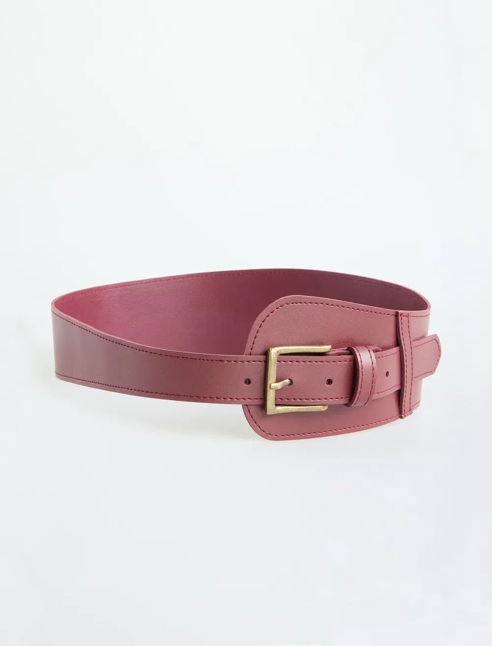 حزام عريض عنابي بإبزيم غير متماثل