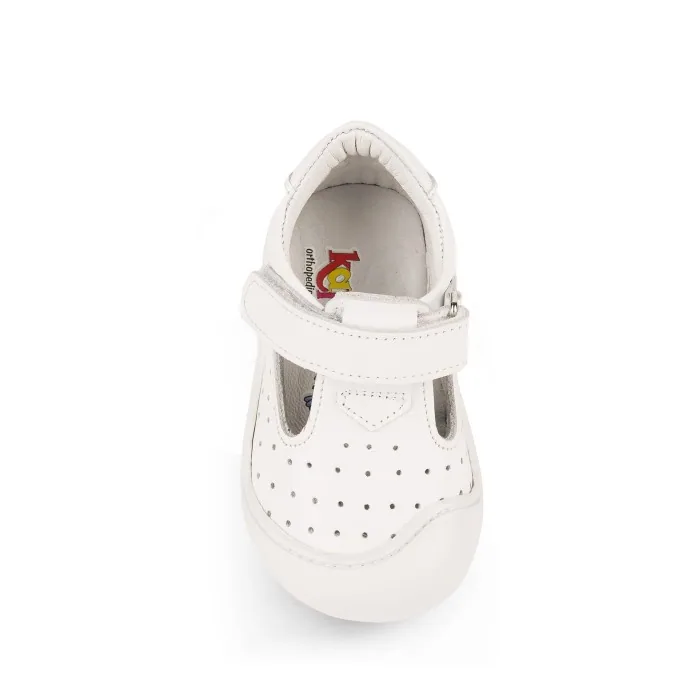 حذاء أول خطوة جلدي للبنات بلون أبيض - صورة 3