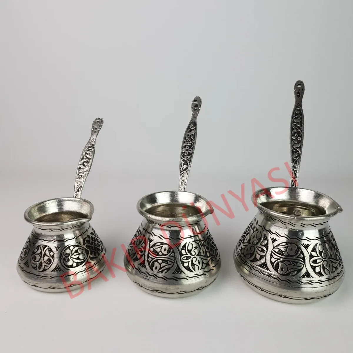 طقم ثلاث ركوات نحاسية طراز تومك