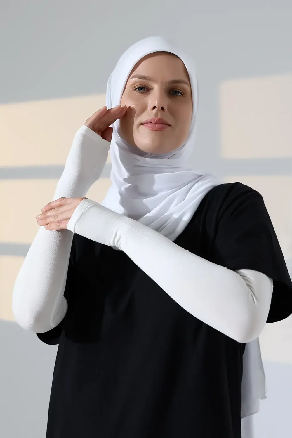 كمّ طويل يصل إلى راحة اليد من البينيه بلون كريمي - صورة 4