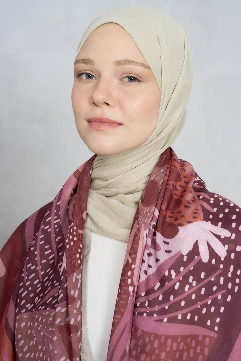 شال كتف مربع منقوش بلون عنابي 130×130 سم - صورة 3