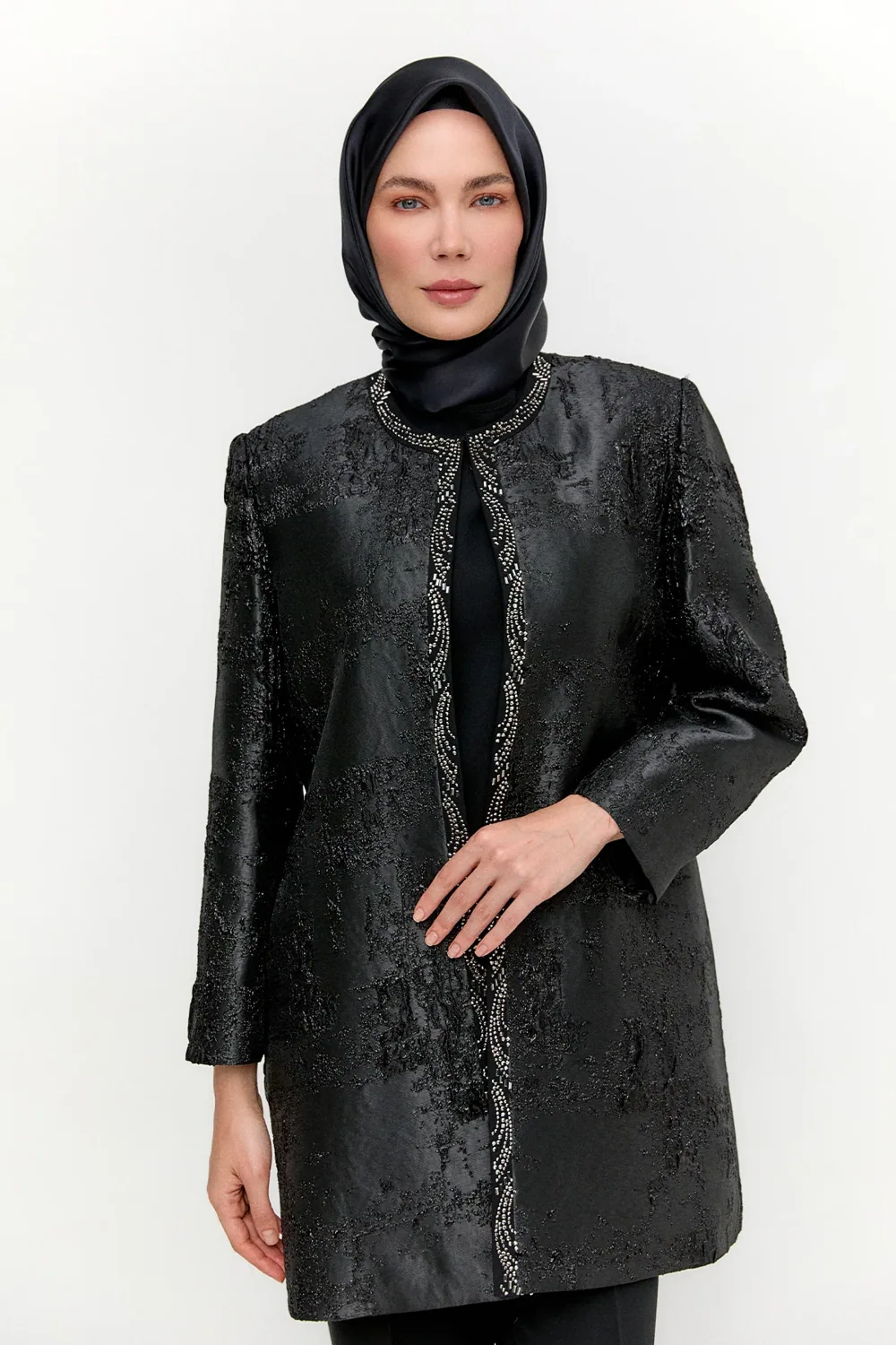 طقم ثلاث قطع جاكار بأحجار - صورة 4