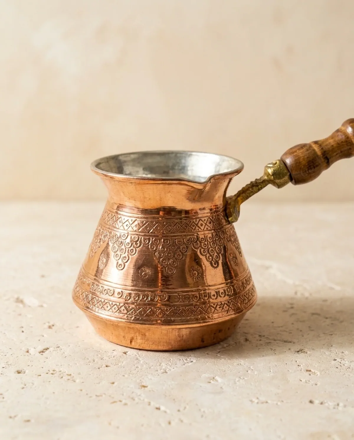 ركوة نحاس أحمر بنقش عناقيد العنب لستة أشخاص