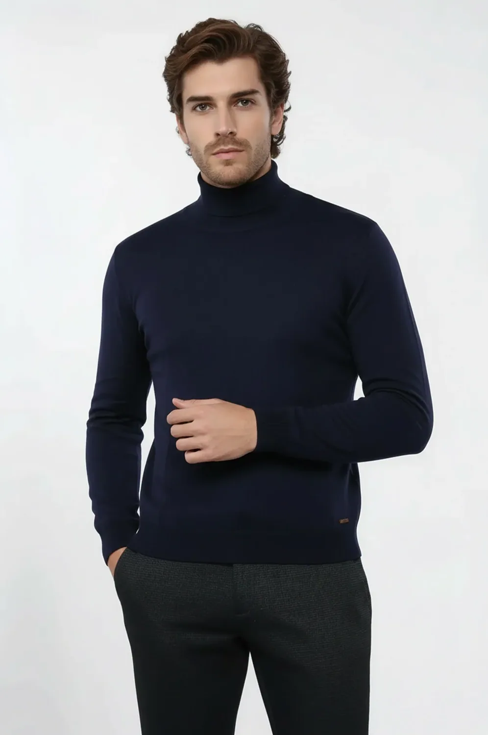 كنزة تريكو بياقة عالية كحلي حتى 3XL