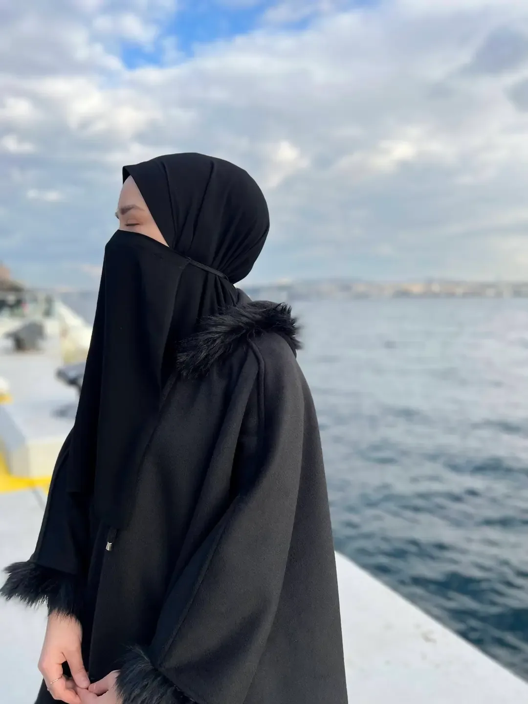 نقاب كريب ناعم بشريط مطاطي