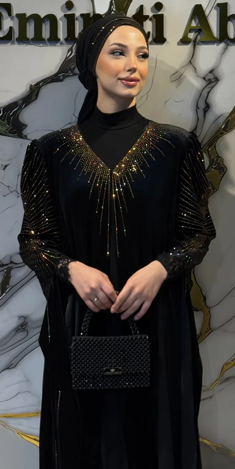 فستان سهرة مخمل أسود بأحجار ذهبية وأكمام طويلة - صورة 4