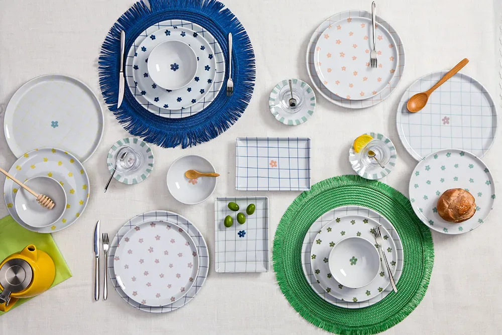 طقم فطور 30 قطعة بزهور وخطوط هندسية