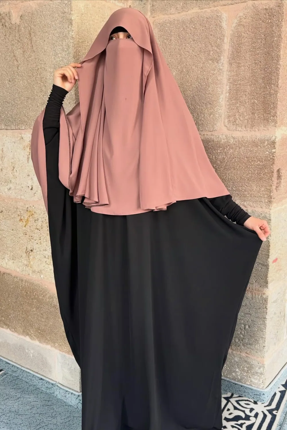 خمار مريم بطبقة نقاب شفافة وردي بودري