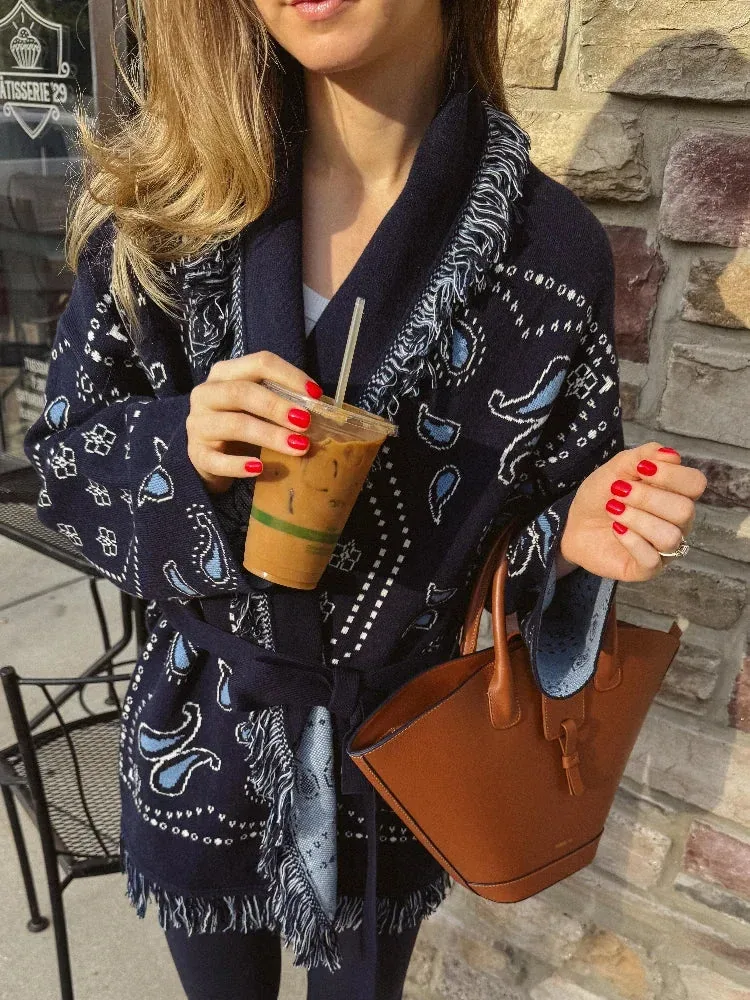 سترة كيمونو كحلية بنقشة أبيض وأهداب - صورة 2
