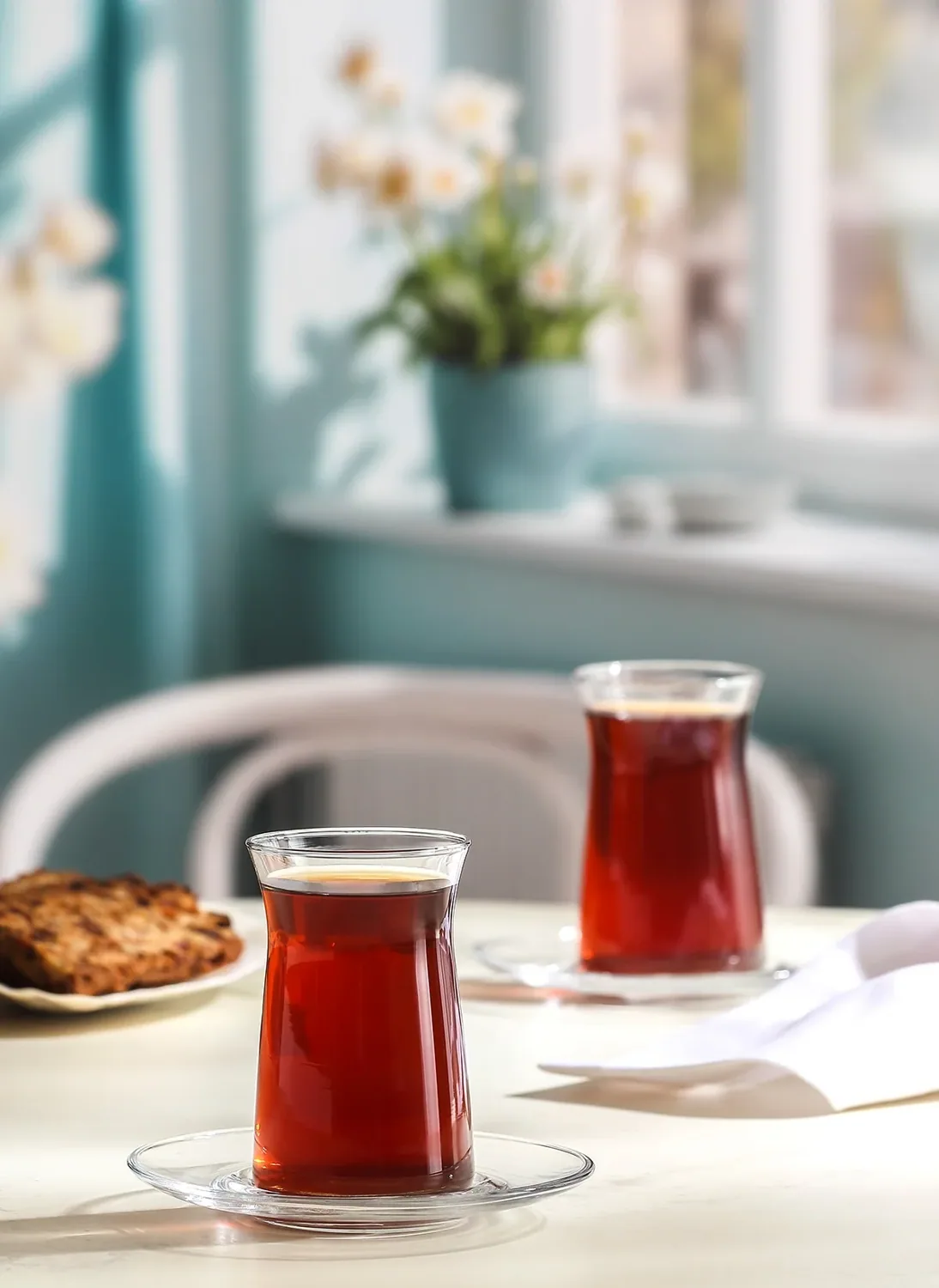 طقم 6 كاسات شاي زجاج مع صحون 180 مل