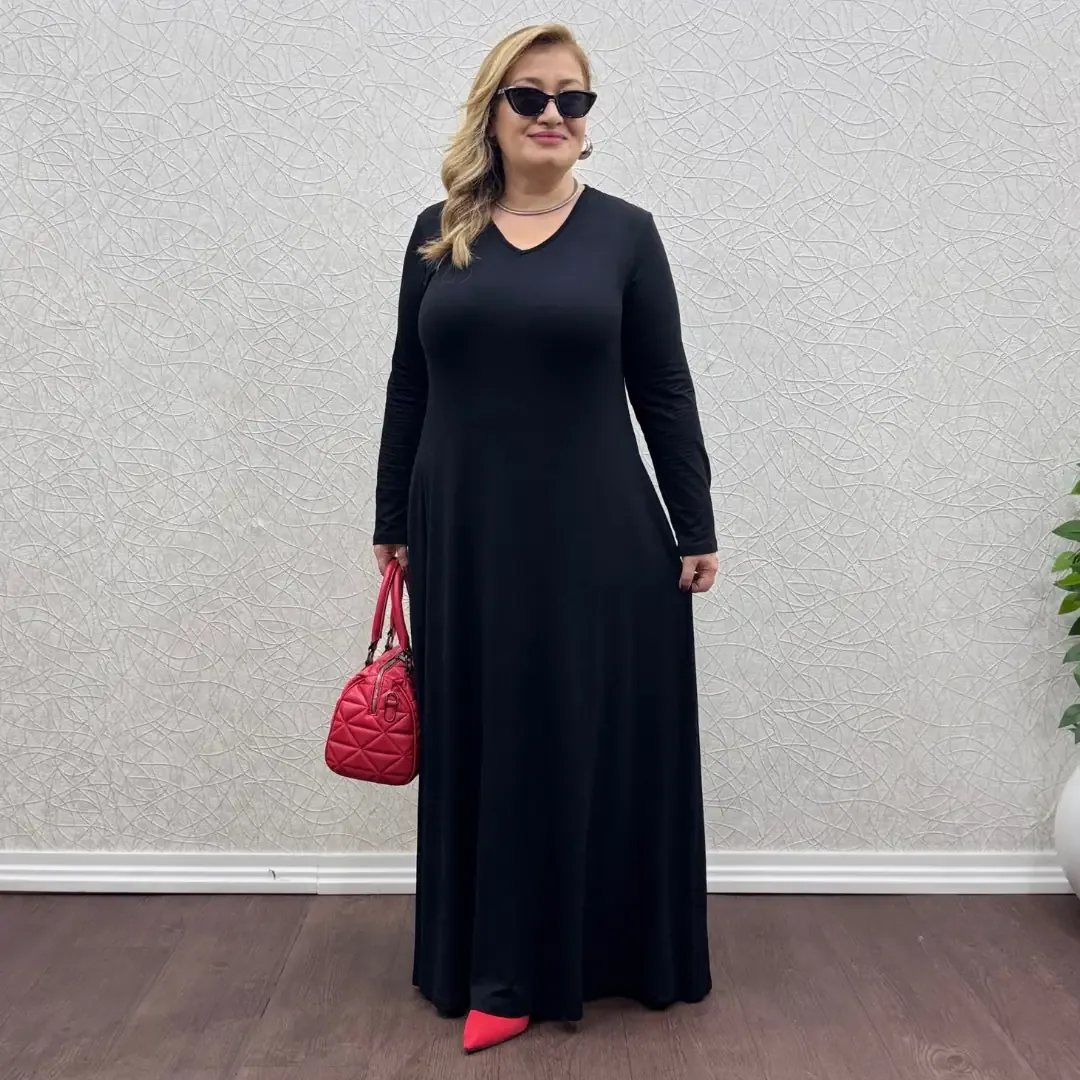 فستان قطني طويل بياقة مثلثة وأكمام طويلة أسود