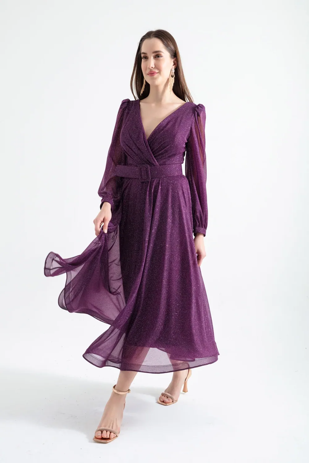 فستان ميدي بلون البرقوق لامع بياقة متقاطعة