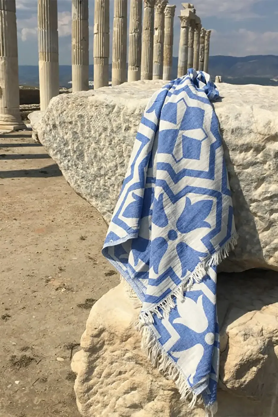 منشفة بشتمال بنقشة زهور التوليب الزرقاء - صورة 3