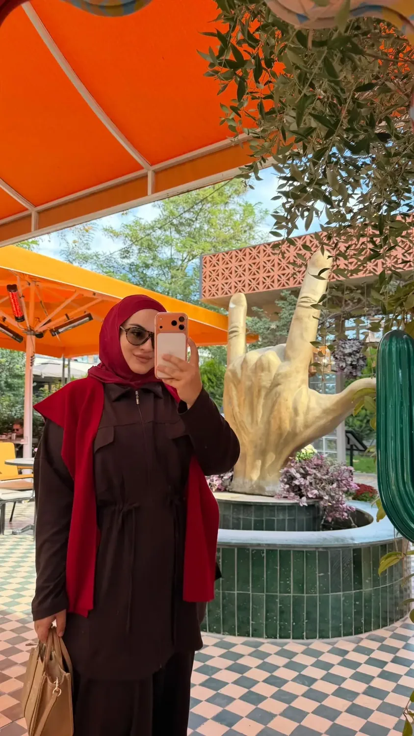 طقم رياضي مرن بني بسترة طويلة - صورة 2