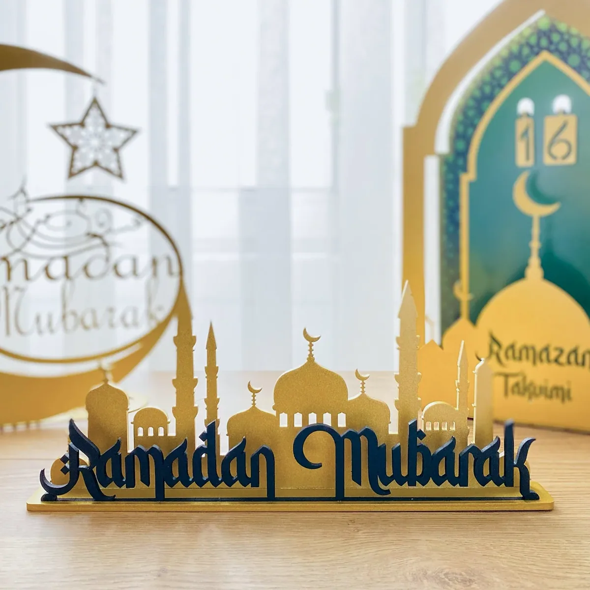 مجسم رمضان مبارك ذهبي بصورة أفق المساجد - صورة 3