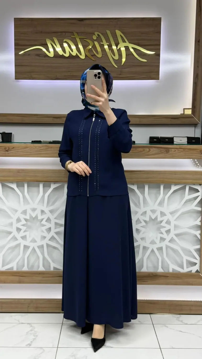 طقم سهرة كحلي قطعتين بسحاب وتطريز أحجار - صورة 3