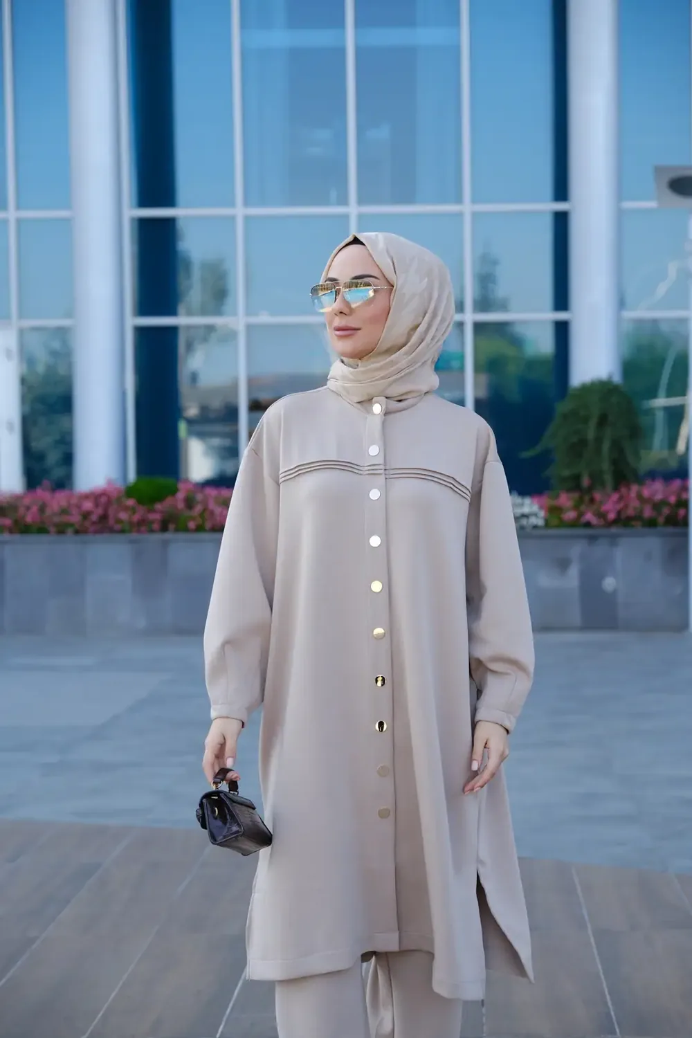 طقم مودال بيج مضلع بتونيك طويل وأزرار - صورة 4
