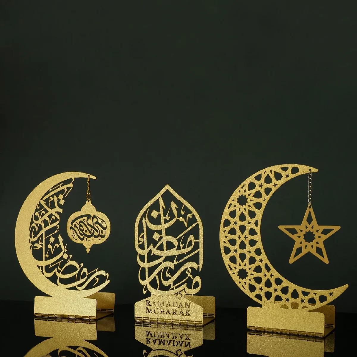 طقم ثلاث حوامل شموع معدنية بخط عربي لرمضان