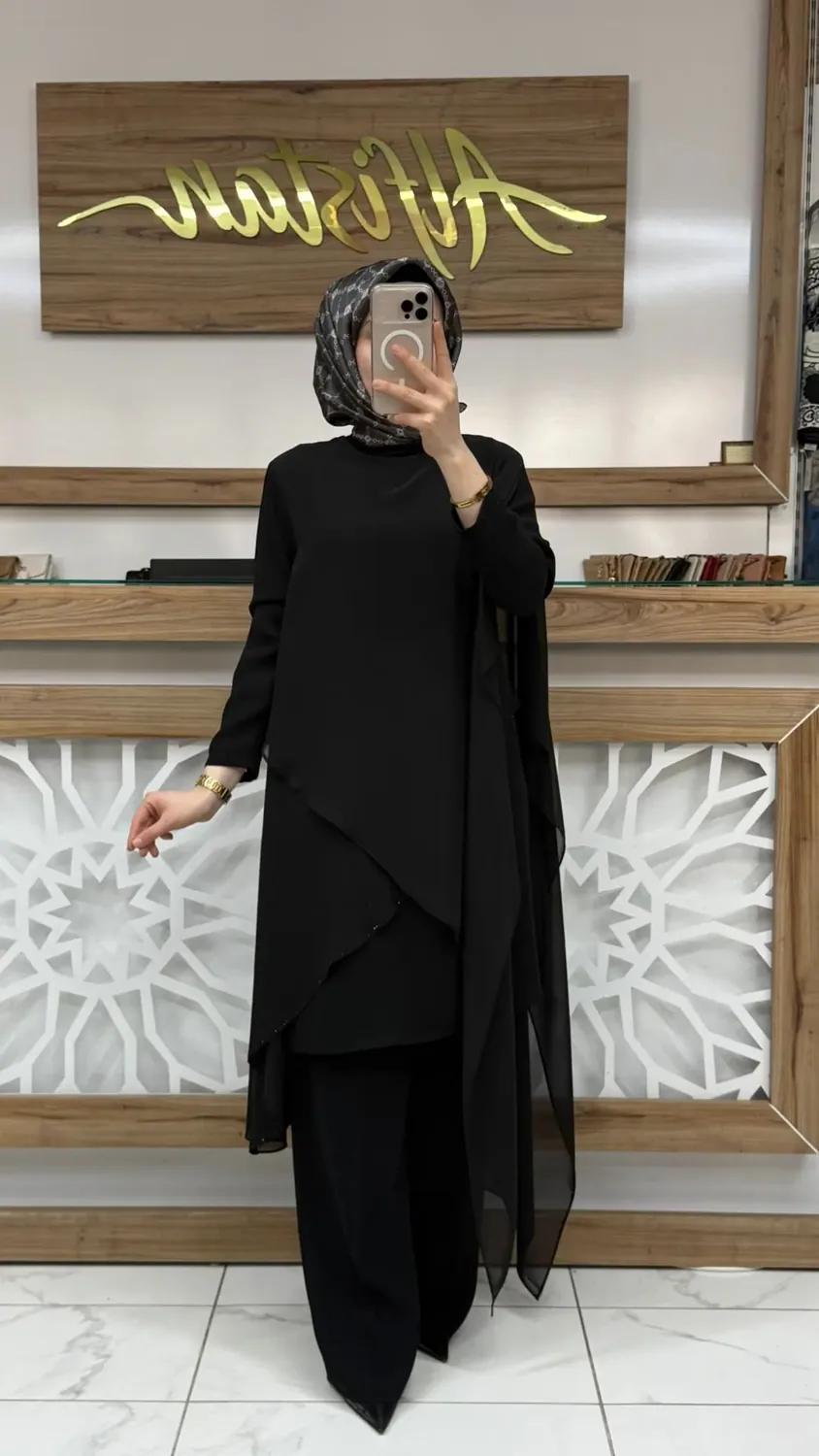 طقم سهرة أسود بطبقة شيفون غير متماثلة وتفاصيل أحجار - صورة 3