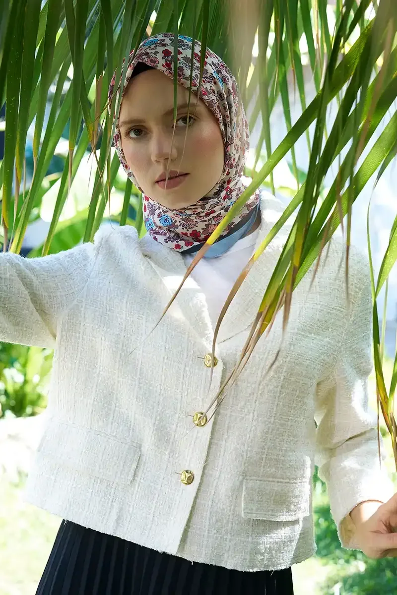 إيشارب ناعم منقوش بلون أزرق 90×90 سم - صورة 3