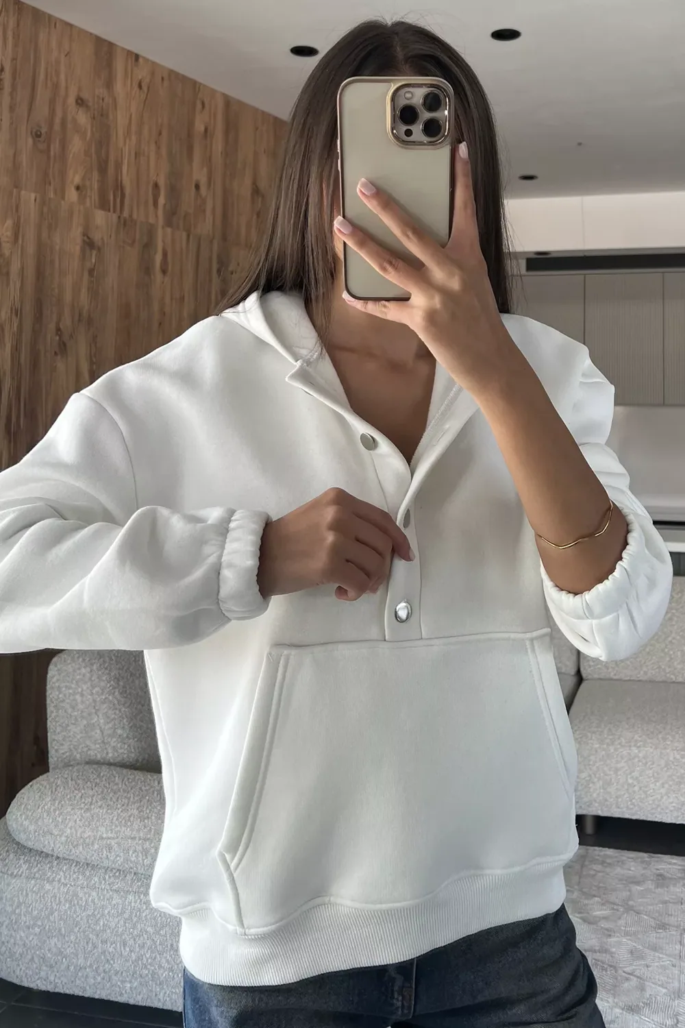 سويت شيرت نسائي سادة ببطانة داخلية ناعمة بجيب - صورة 2