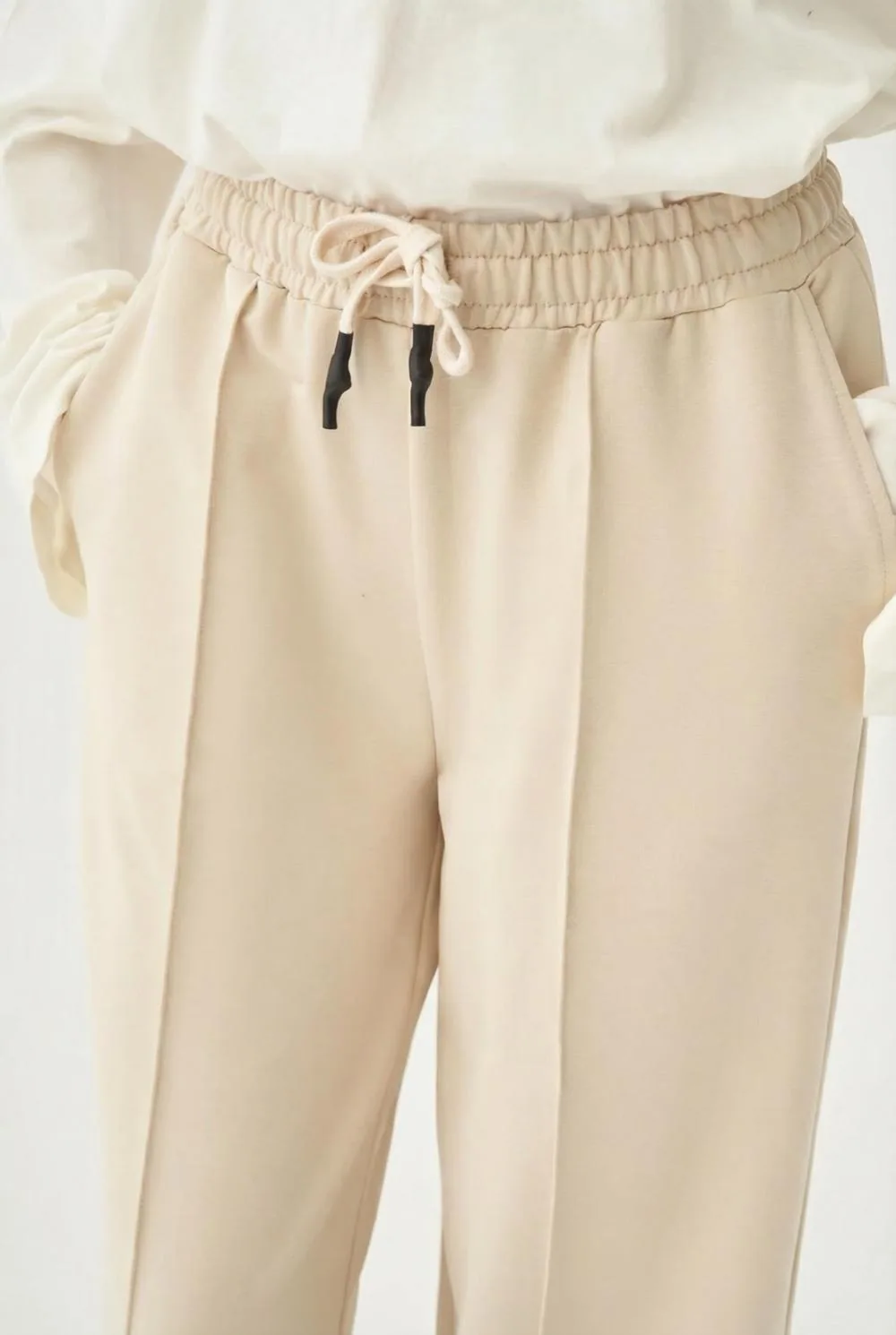 بنطال رياضي قطني عاجي مضلع واسع - صورة 4