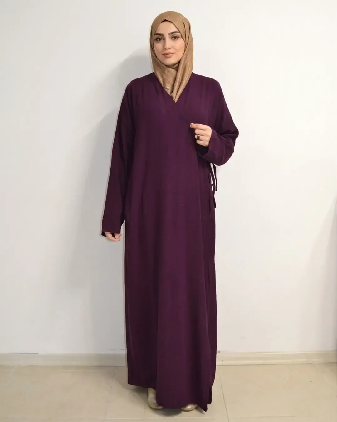 لباس صلاة متقاطع من الفيسكوز بقصة مريحة وربط جانبي