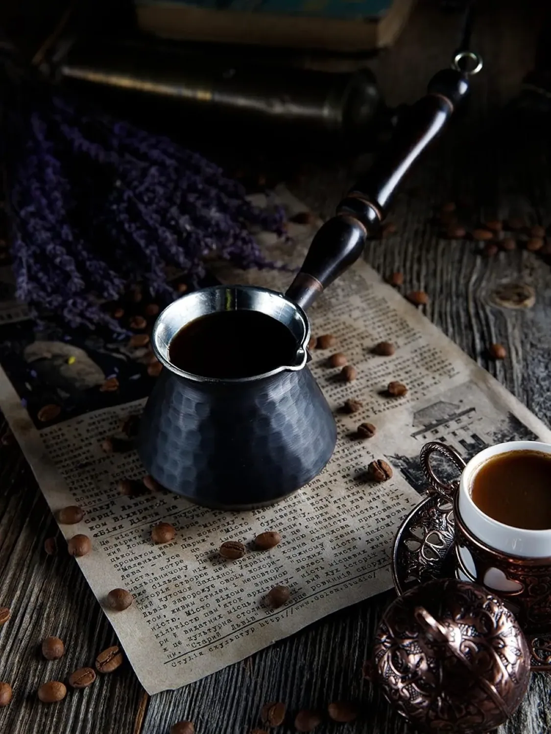 ركوة نحاسية سوداء مؤكسدة بمقبض خشبي - صورة 2