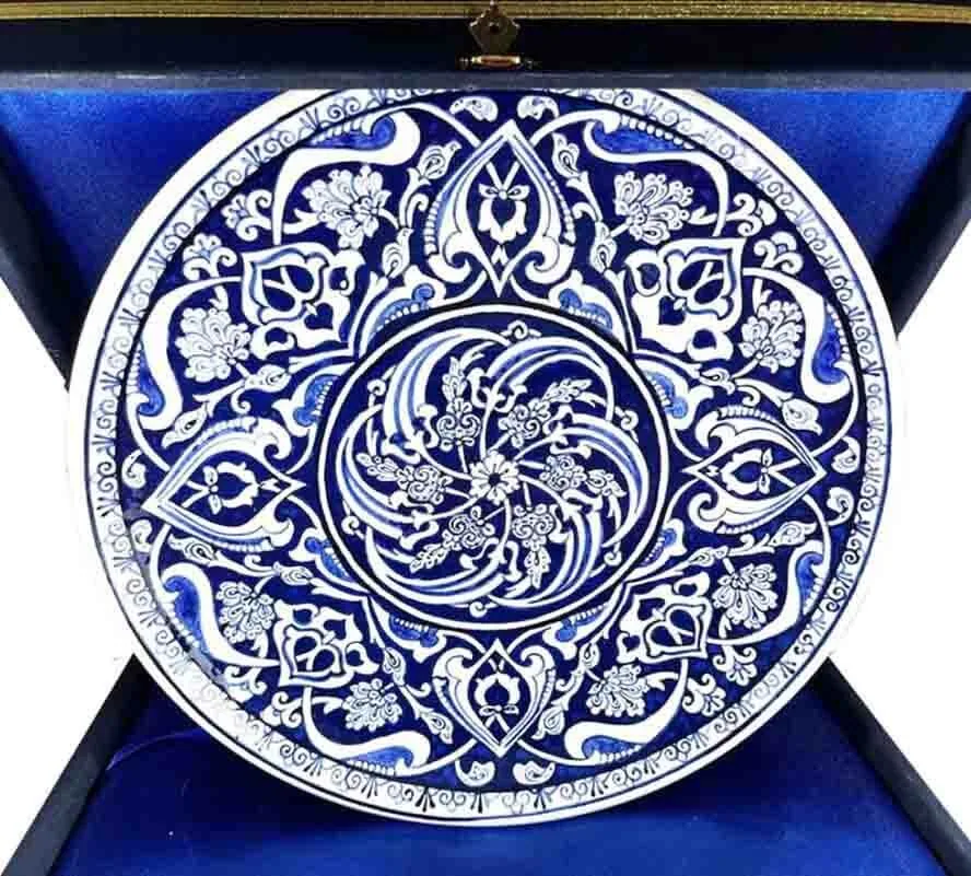 طبق إزنيك 30 سم بلفائف كوبالتية متشابكة
