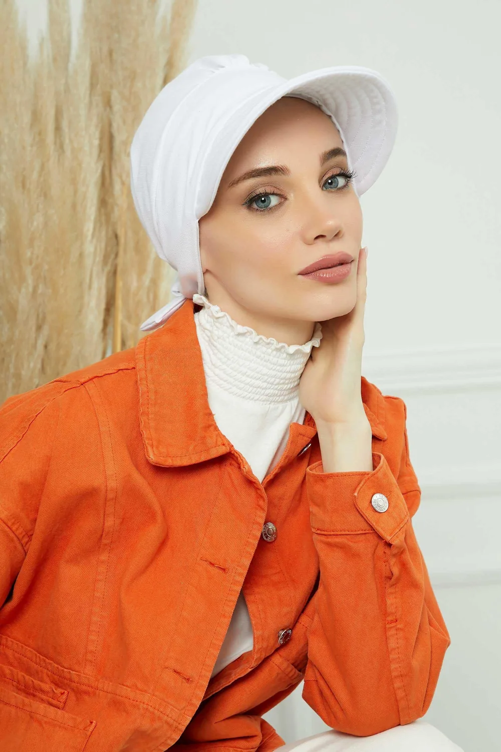 بونيه قبعة قطنية بحافة أبيض