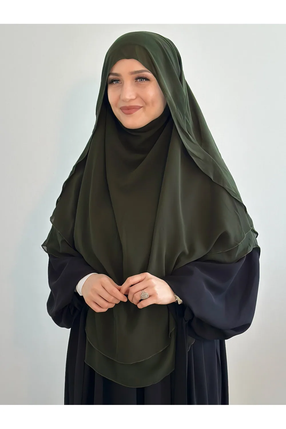 خمار بنقاب ظلي أخضر زيتي