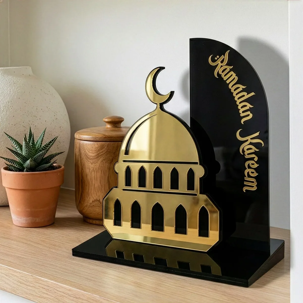 ديكور مكتبي أكريليك «رمضان كريم» بشكل مسجد - صورة 5