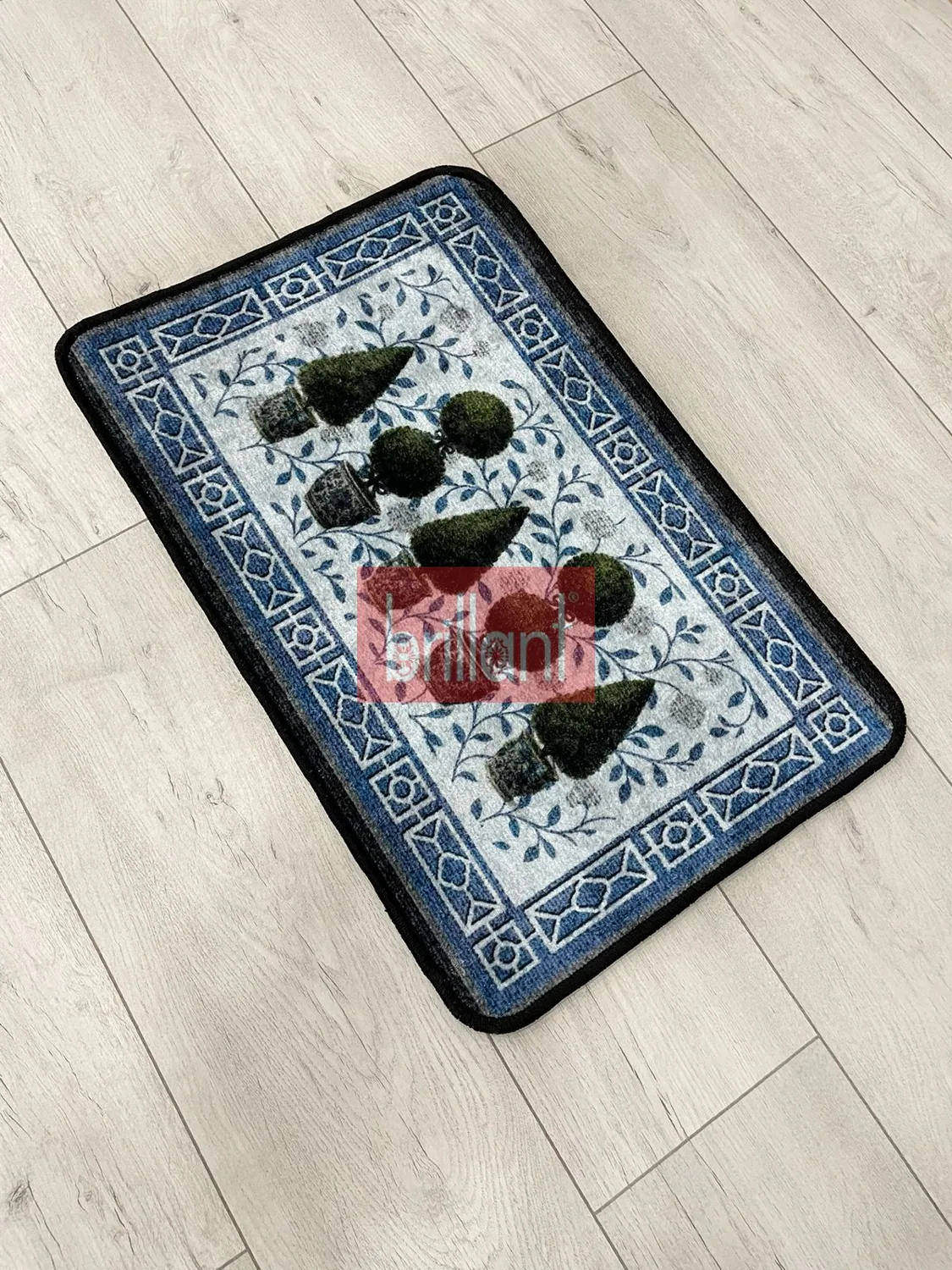 دواسة باب صغيرة بنقشة أحذية داخل إطار أزرق داكن - صورة 3