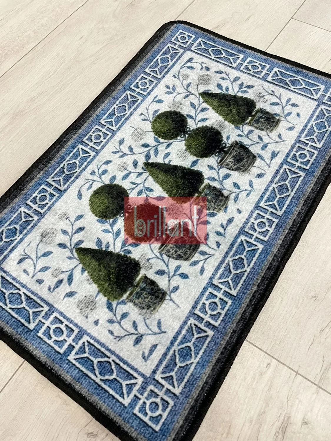 دواسة باب صغيرة بنقشة أحذية داخل إطار أزرق داكن - صورة 4