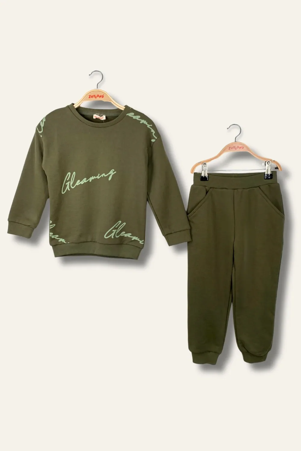 طقم ترينينغ أولادي بطبعة خط يد - صورة 3