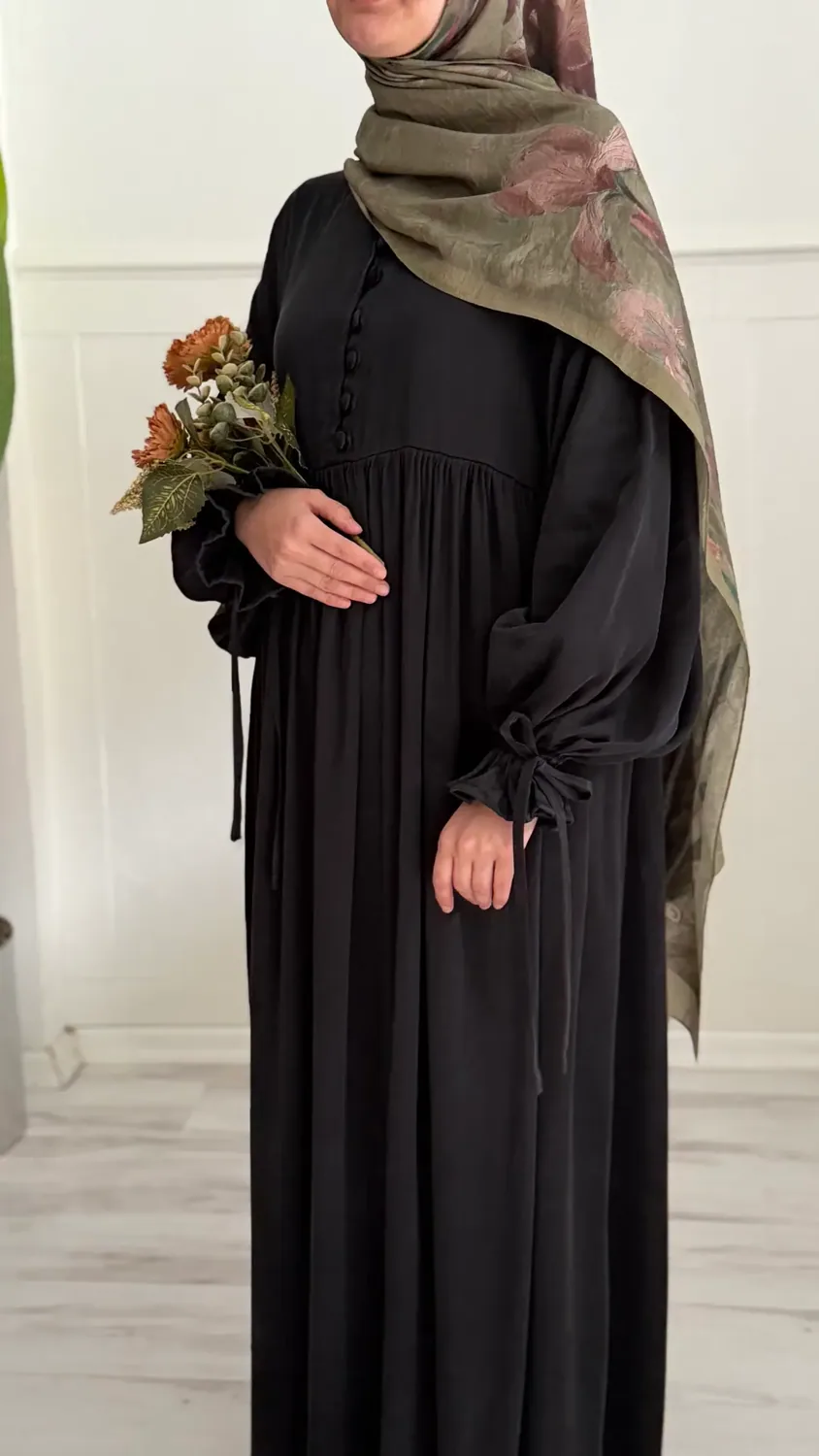 فستان حرير كوبرا بأزرار أسود - صورة 2
