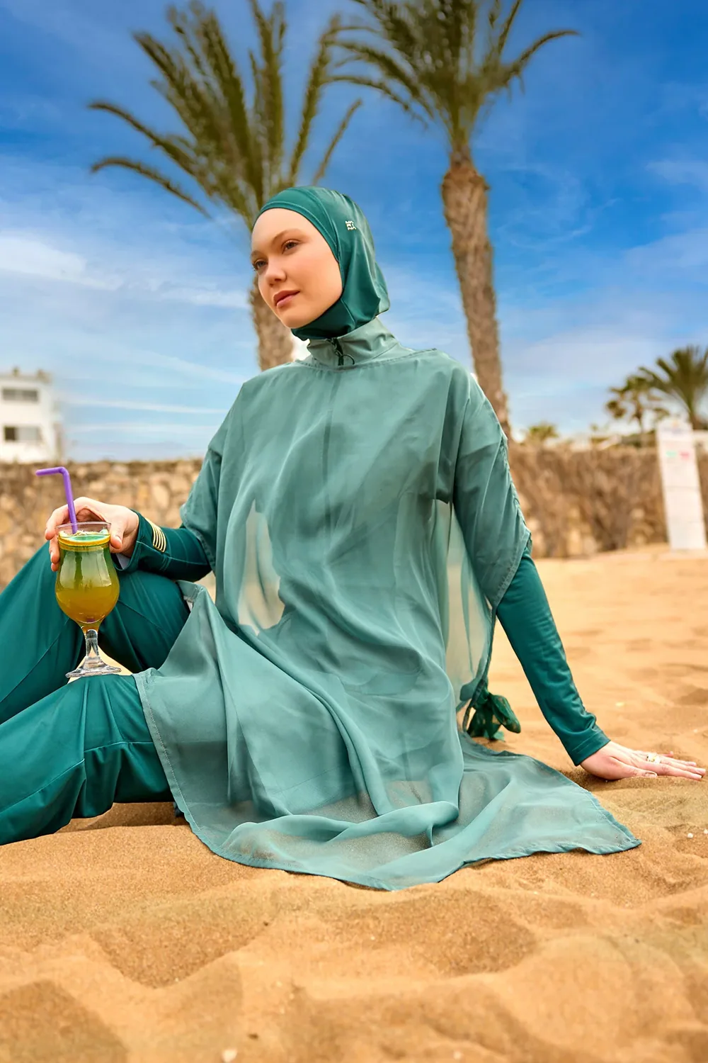 كيمونو بحر أخضر خفيف بقصة منسدلة