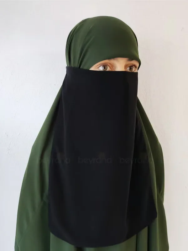 نقاب داخلي من حرير المدينة أسود